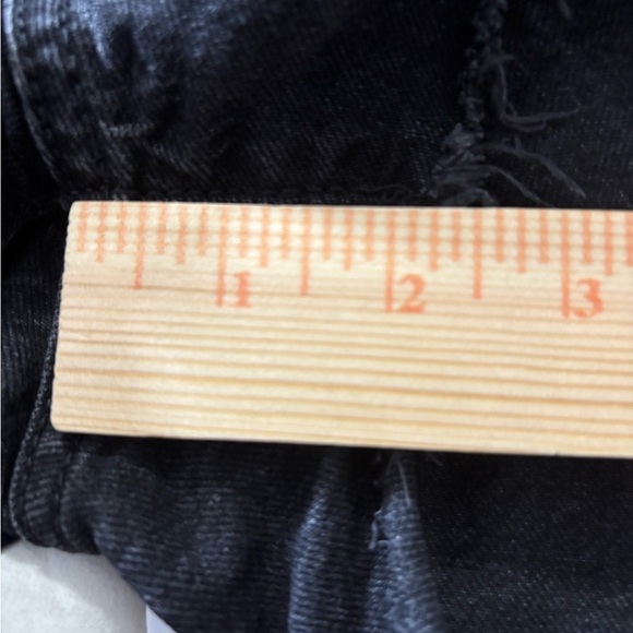 Levi's 501’s Black Frayed Denim Shorts. Classic Denim Staple. Size 32 - Picture 6 of 8